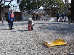 行政区民による初期消火訓練