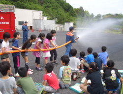 東郷町立兵庫小学校４年生１１４名が消防署見学に来署しました。